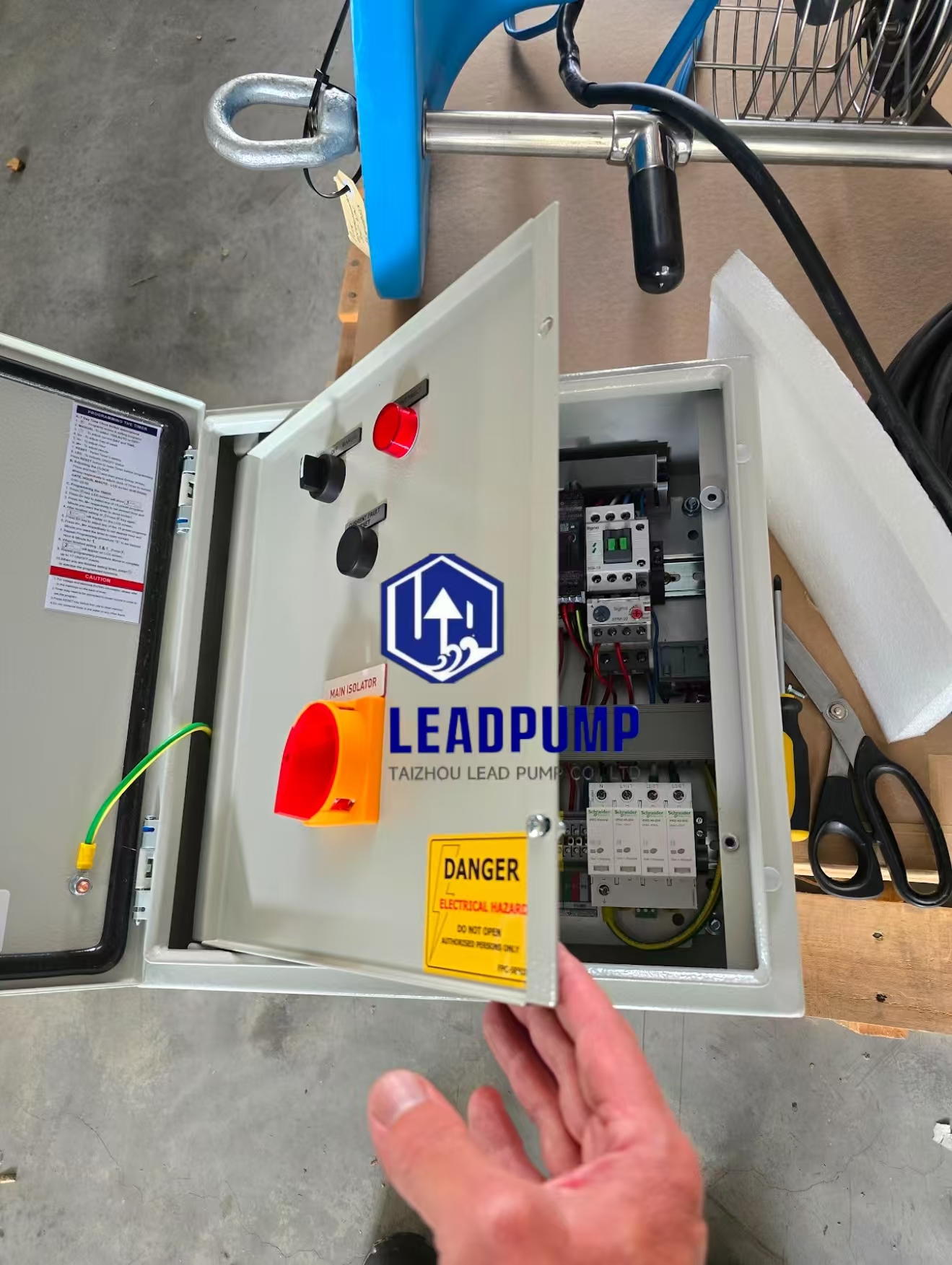 Taizhou Lead Pump CO., Ltd toimittaa räätälöityjä tehonhallintakaapin ratkaisua vasteena uusille sääntelymuutoksille